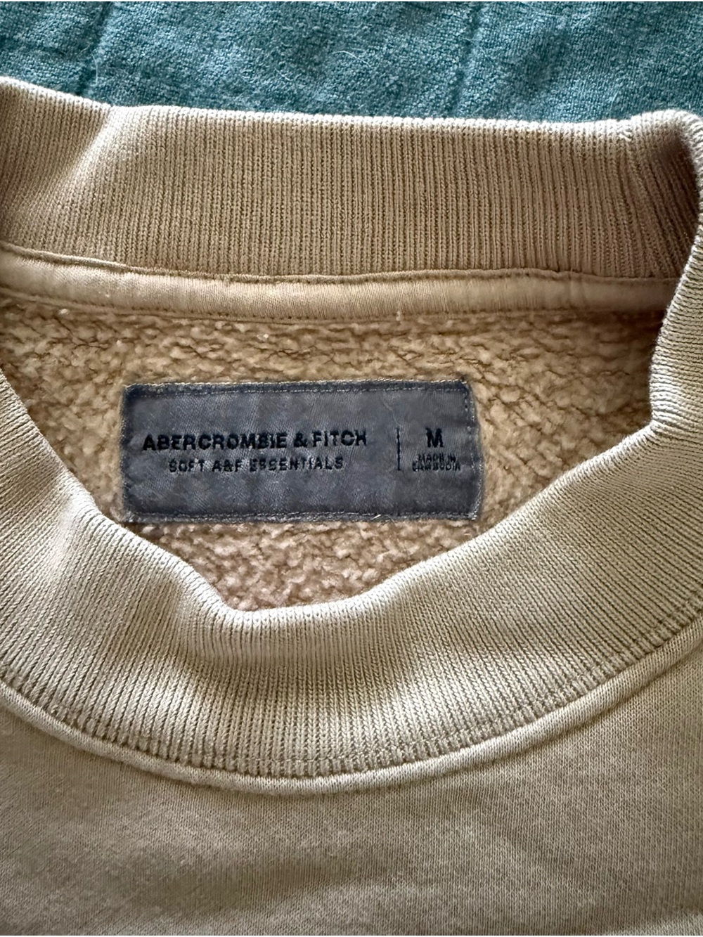 Abercrombie & Fitch- Sweatshirt- Wyoming - Picture 3 of 3